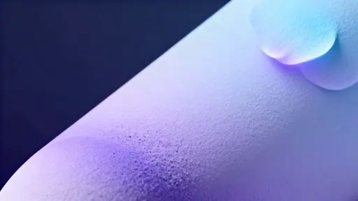 A 16:9 3D-rendered milky lilac color field with a diagonal gradient from deeper lilac at lower-left to airy powder blue-lilac at upper-right, a soft pale-rose bloom, and an ultra-smooth matte surface.